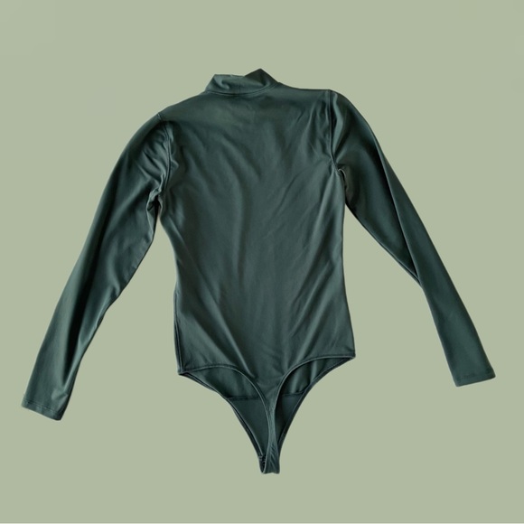 Women’s Abercrombie Long-Sleeve Seamless Mockneck Bodysuit - Picture 2 of 3